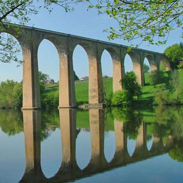 Hotel Du Viaduc Le Vigeant Buitenkant foto